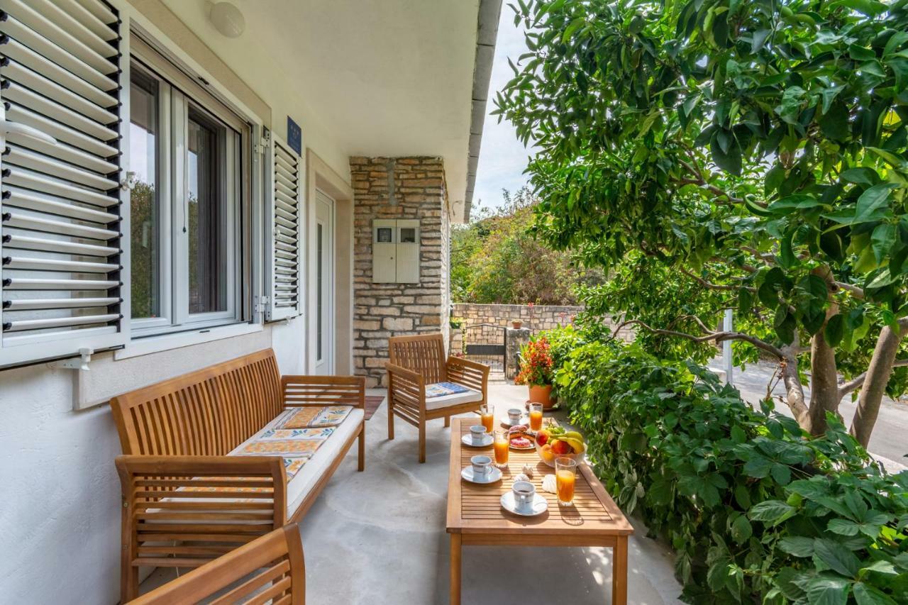 Holiday Home Tamjan Supetar Εξωτερικό φωτογραφία